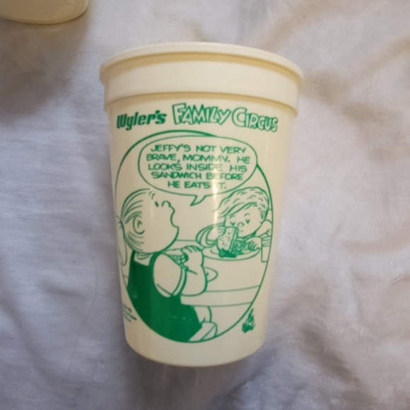 VTG Wyler's Family Circus Plastic Cups (Set of 4) - Picture 6 of 7